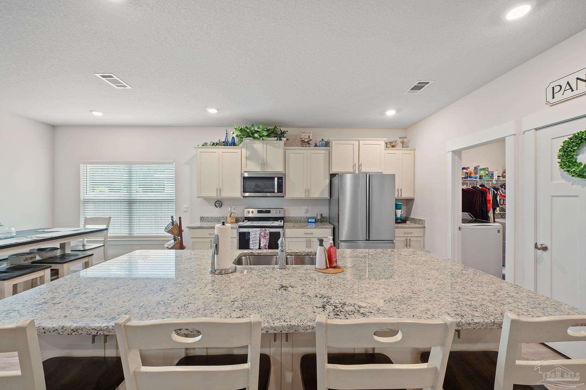 1615 Amaya Ln