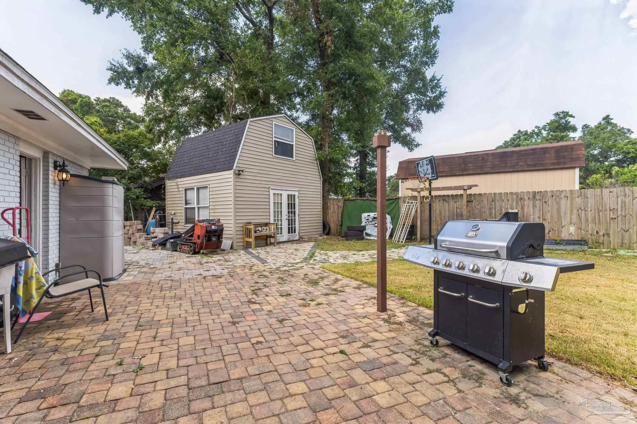 8435 Ridgefield Rd