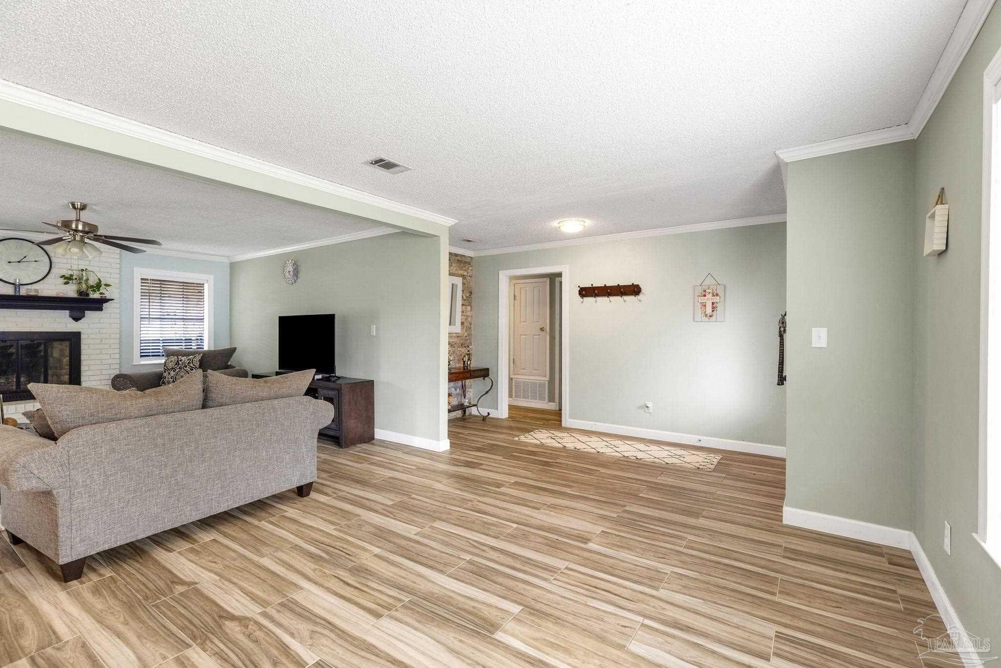 8435 Ridgefield Rd