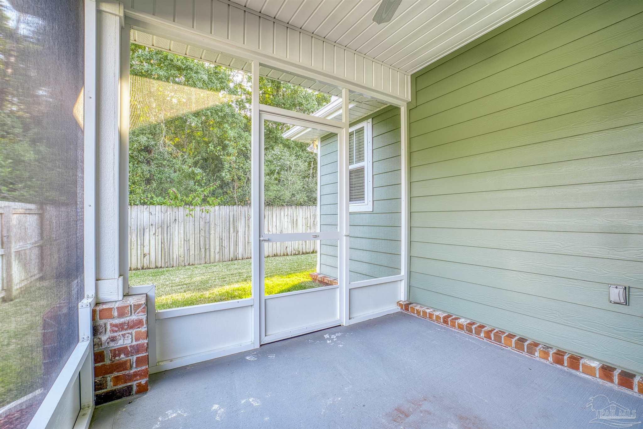 5753 Blackhorse Cir