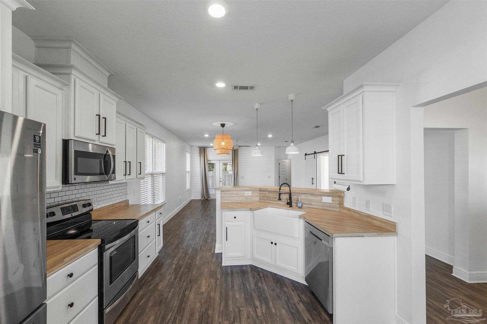 5753 Blackhorse Cir
