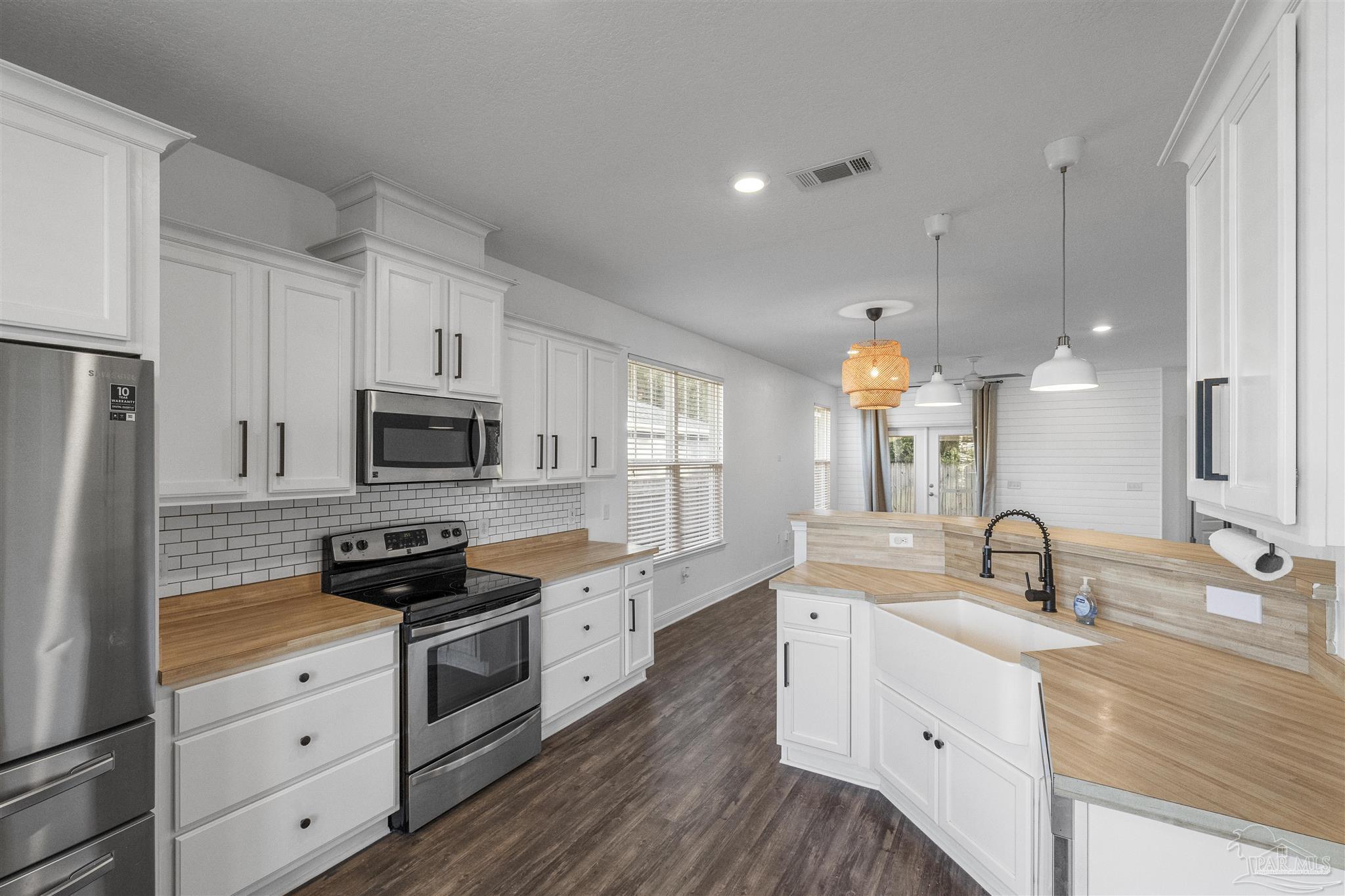 5753 Blackhorse Cir