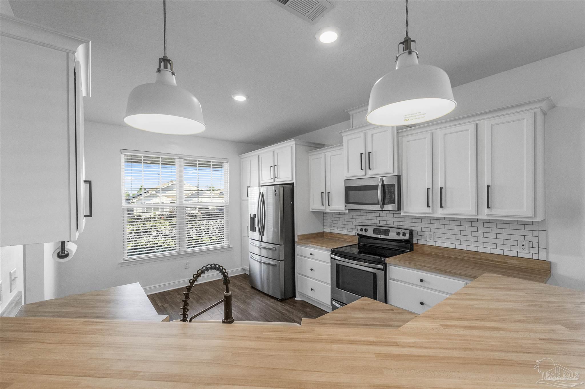 5753 Blackhorse Cir