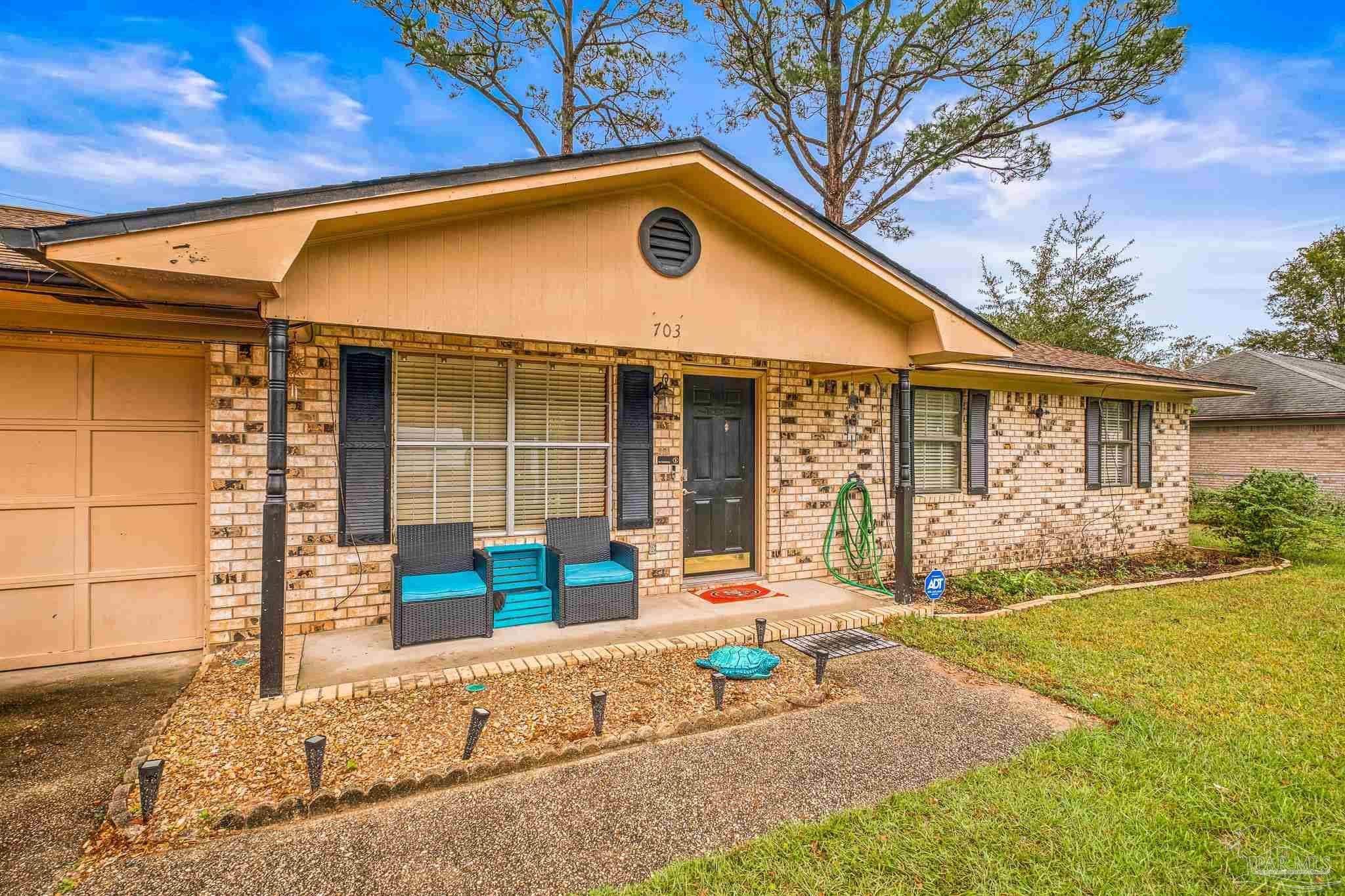 703 Carondelay Dr