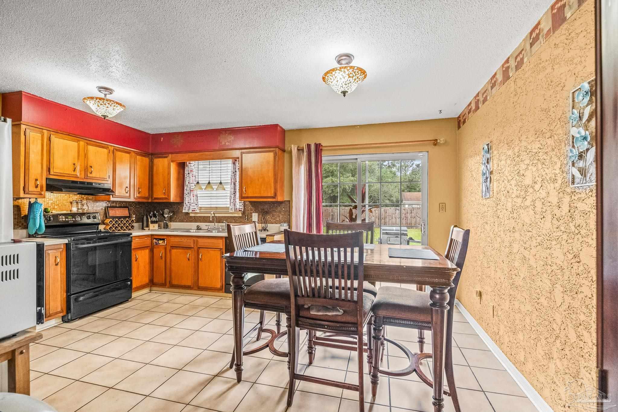 703 Carondelay Dr