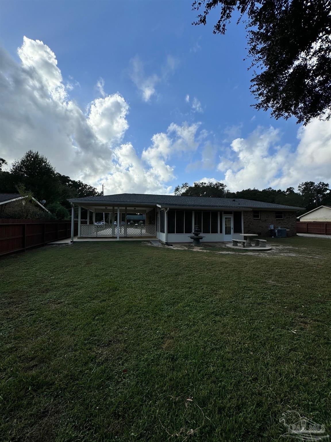 7920 Reeders Ln