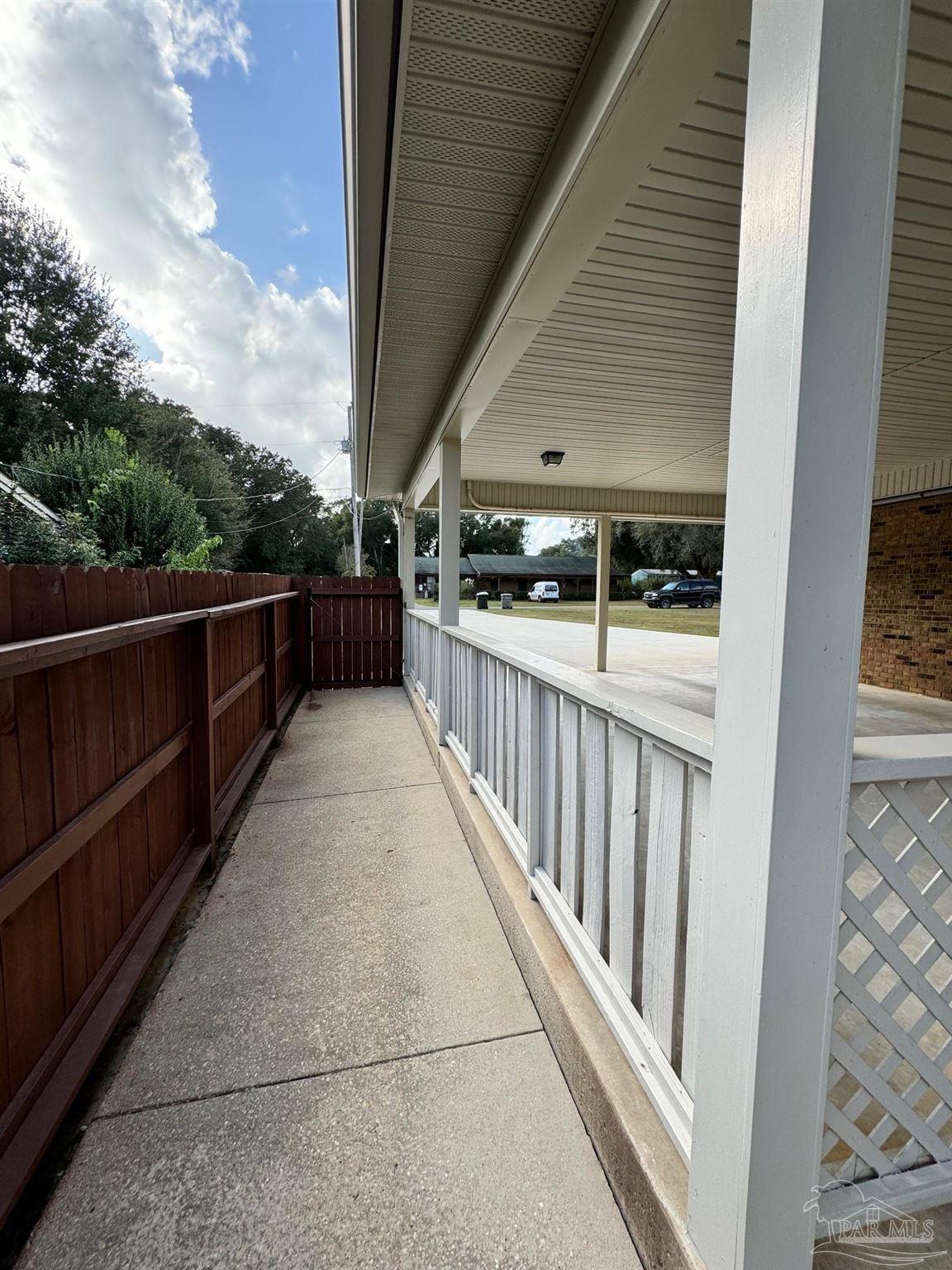 7920 Reeders Ln