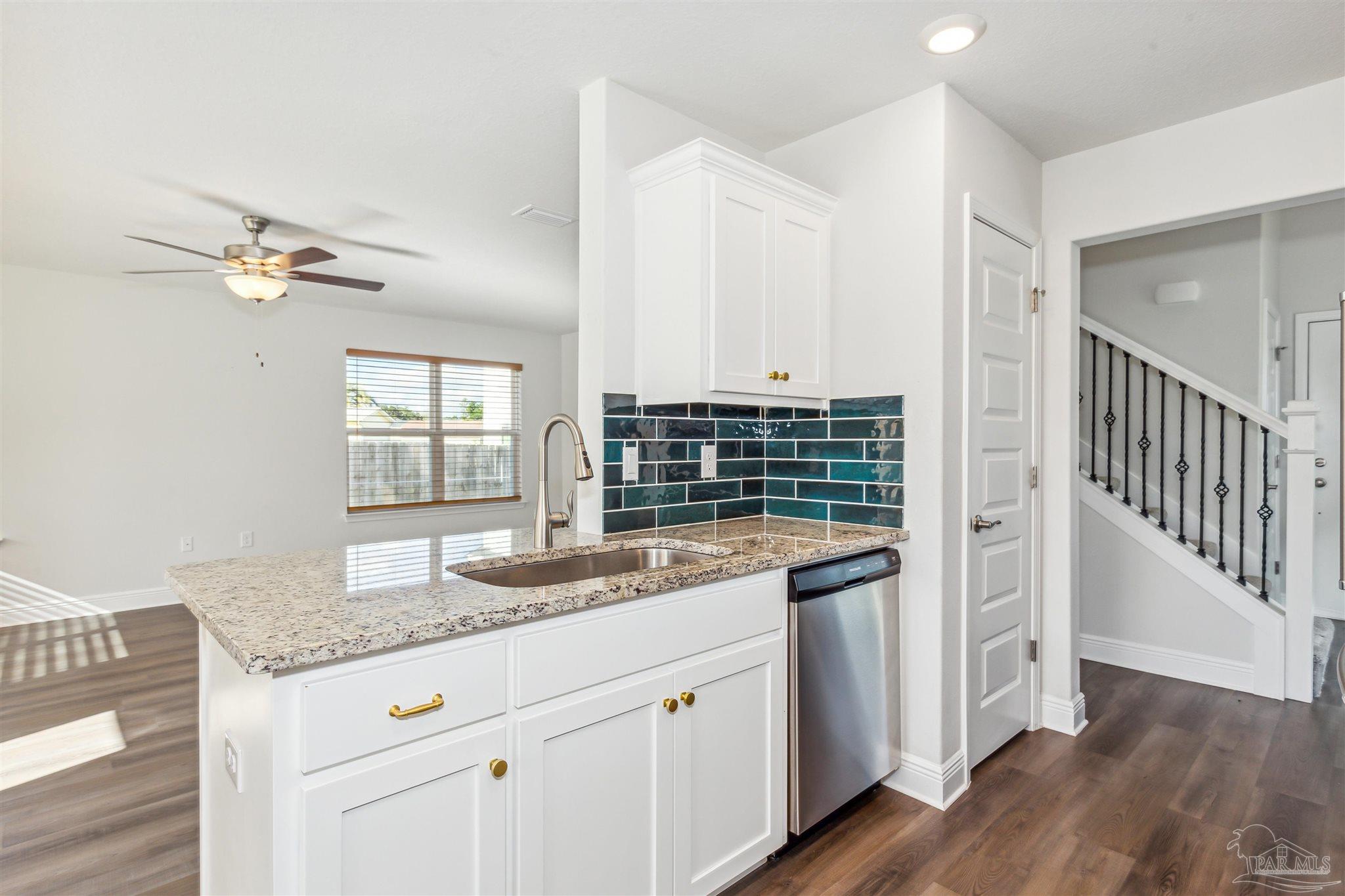 7093 Sonny Dr