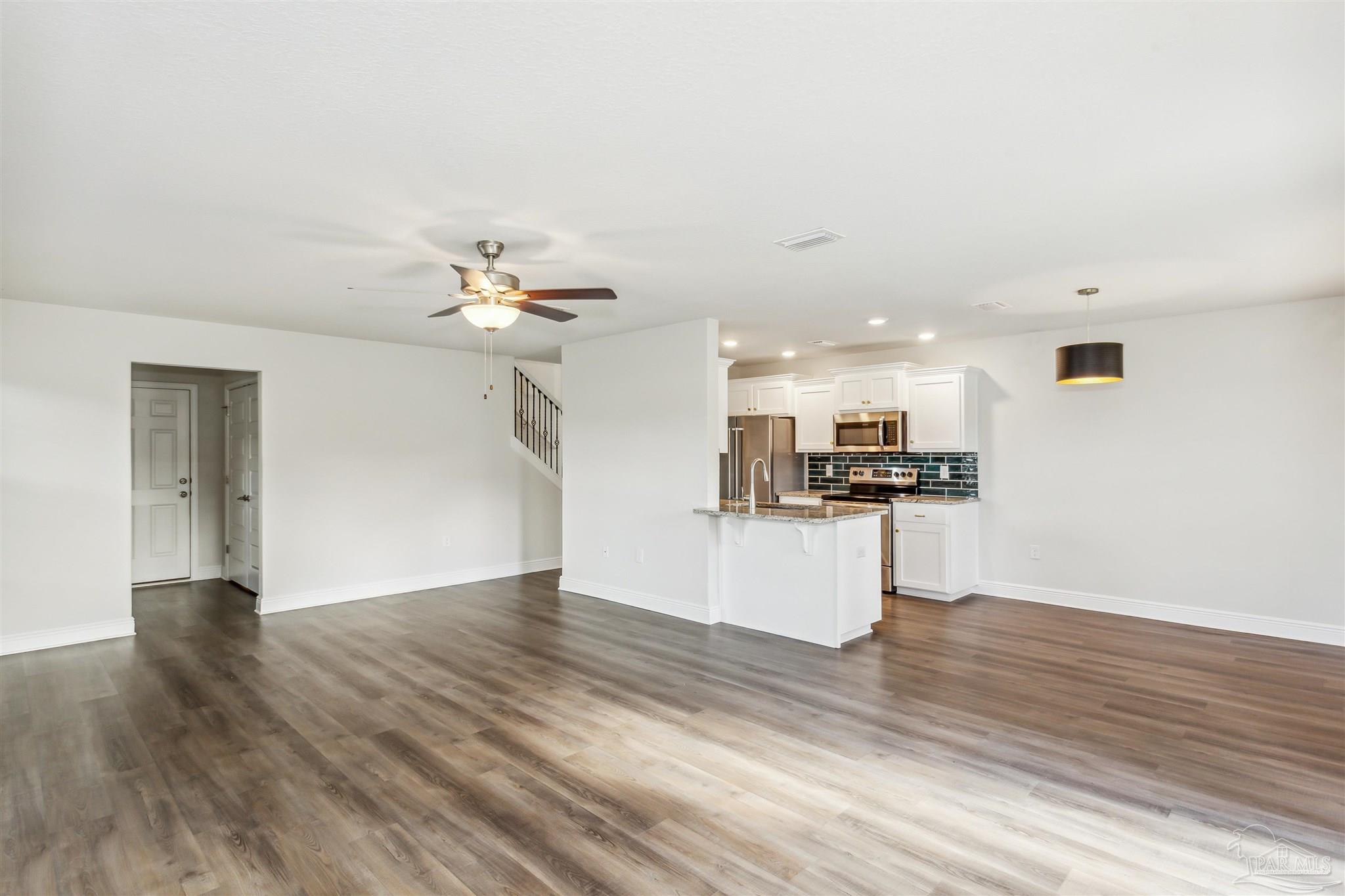 7093 Sonny Dr
