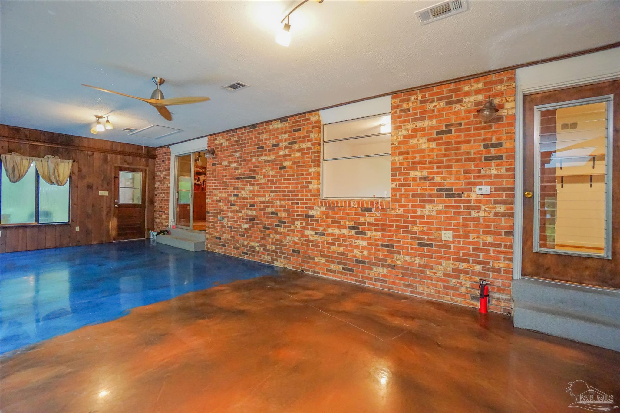 6245 Omie Cir