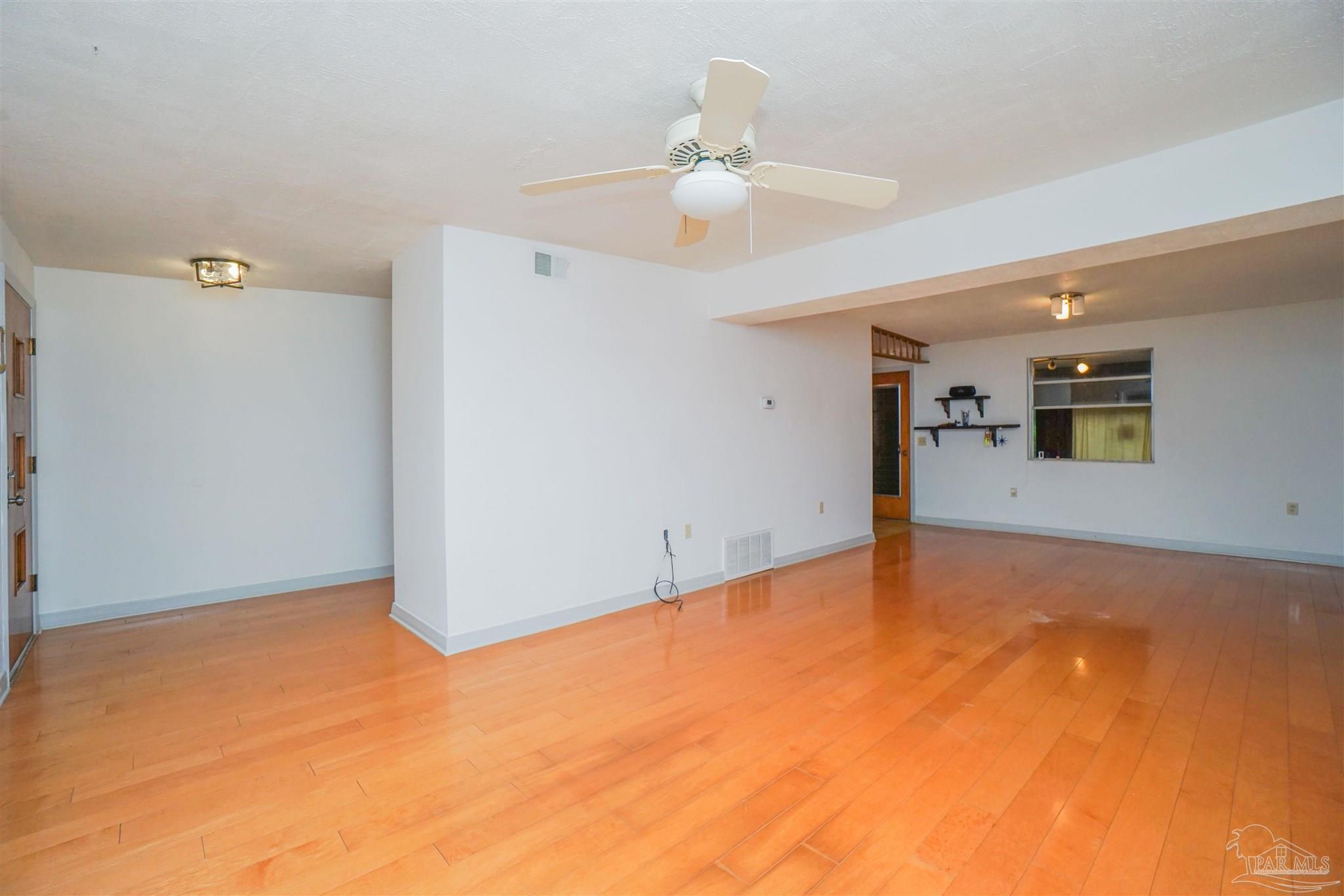 6245 Omie Cir