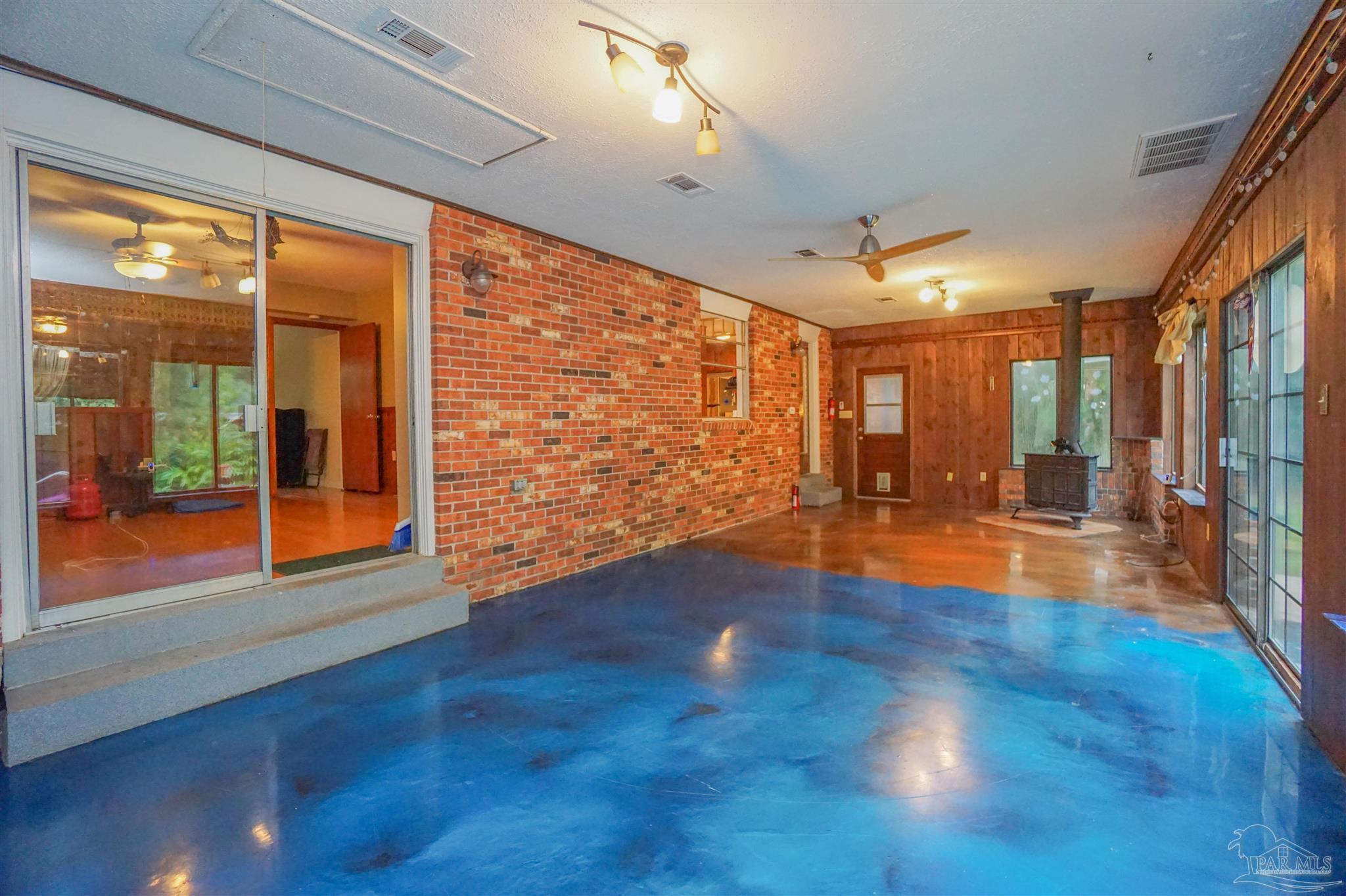 6245 Omie Cir