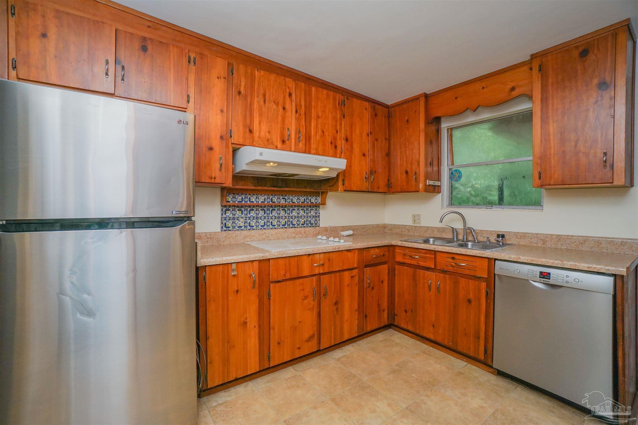 6245 Omie Cir