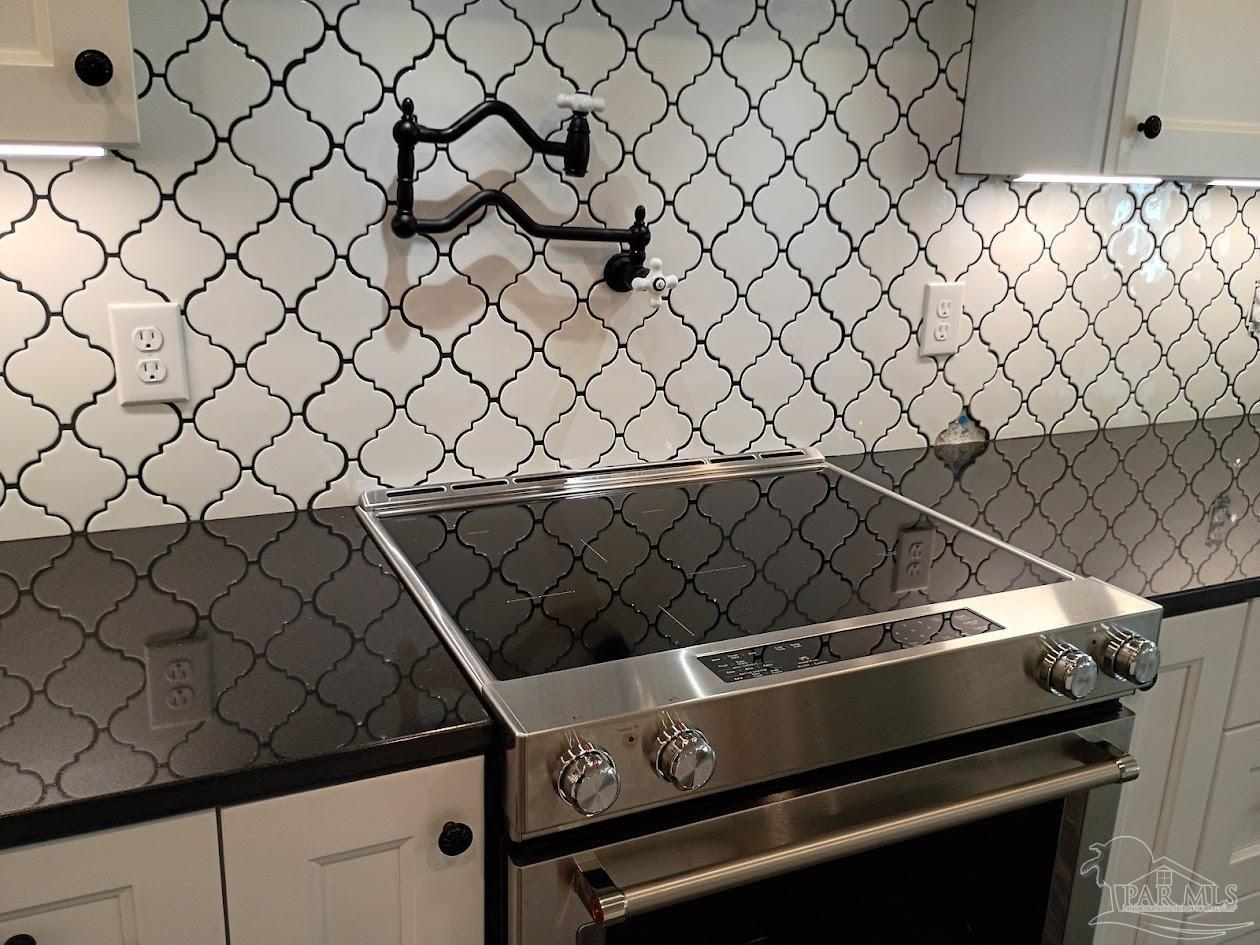 5704 Highland Lake Dr