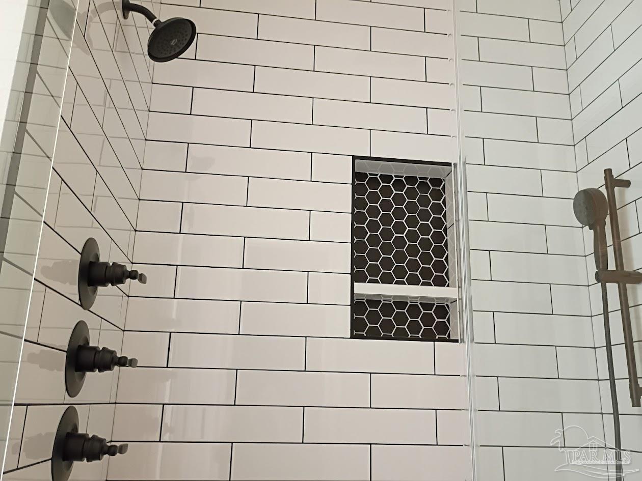 5704 Highland Lake Dr