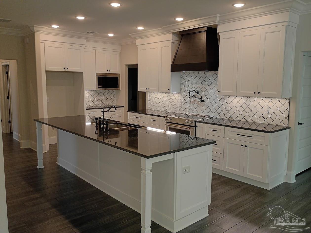 5704 Highland Lake Dr