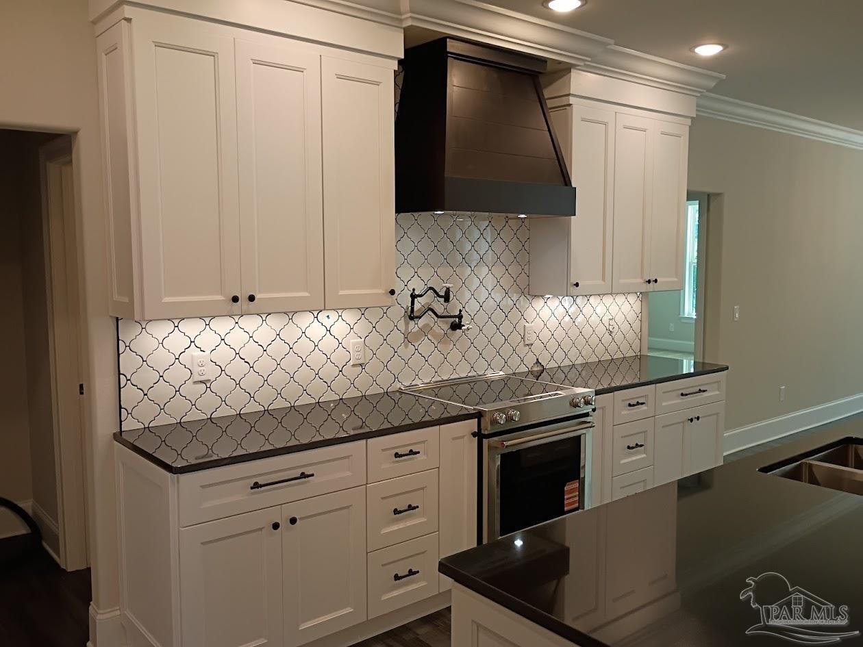 5704 Highland Lake Dr