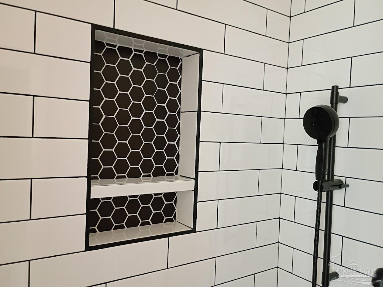 5704 Highland Lake Dr