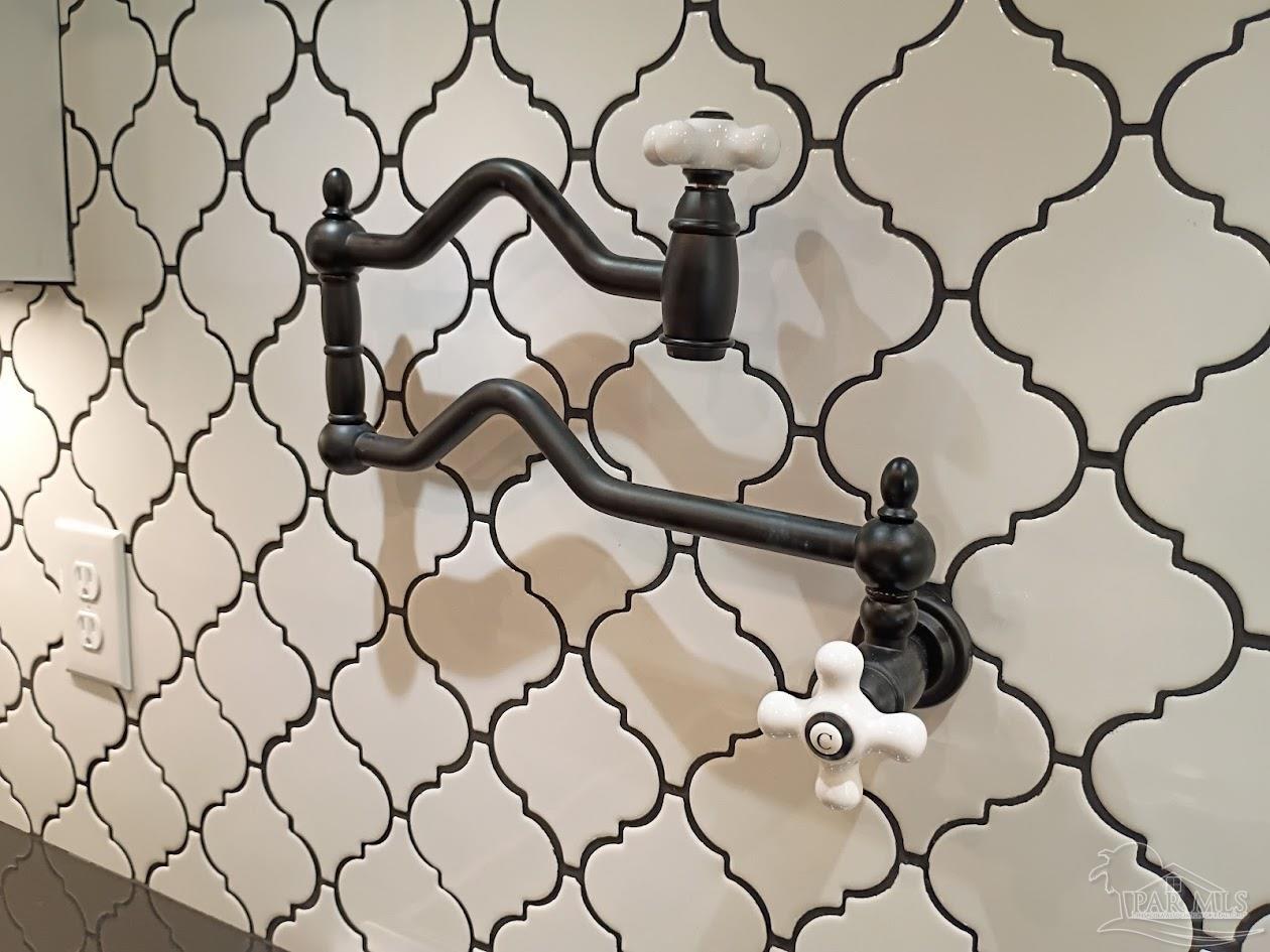 5704 Highland Lake Dr