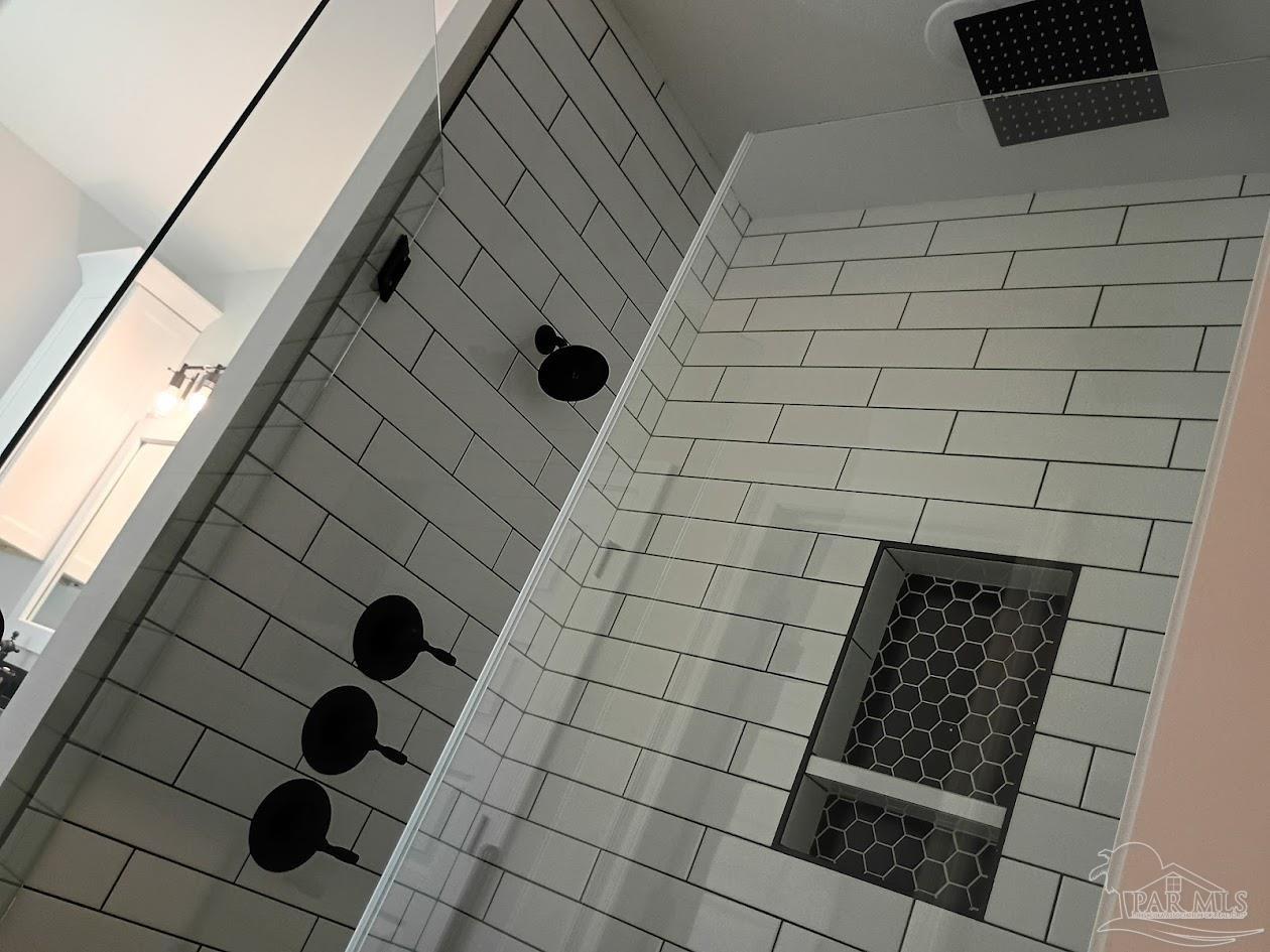 5704 Highland Lake Dr