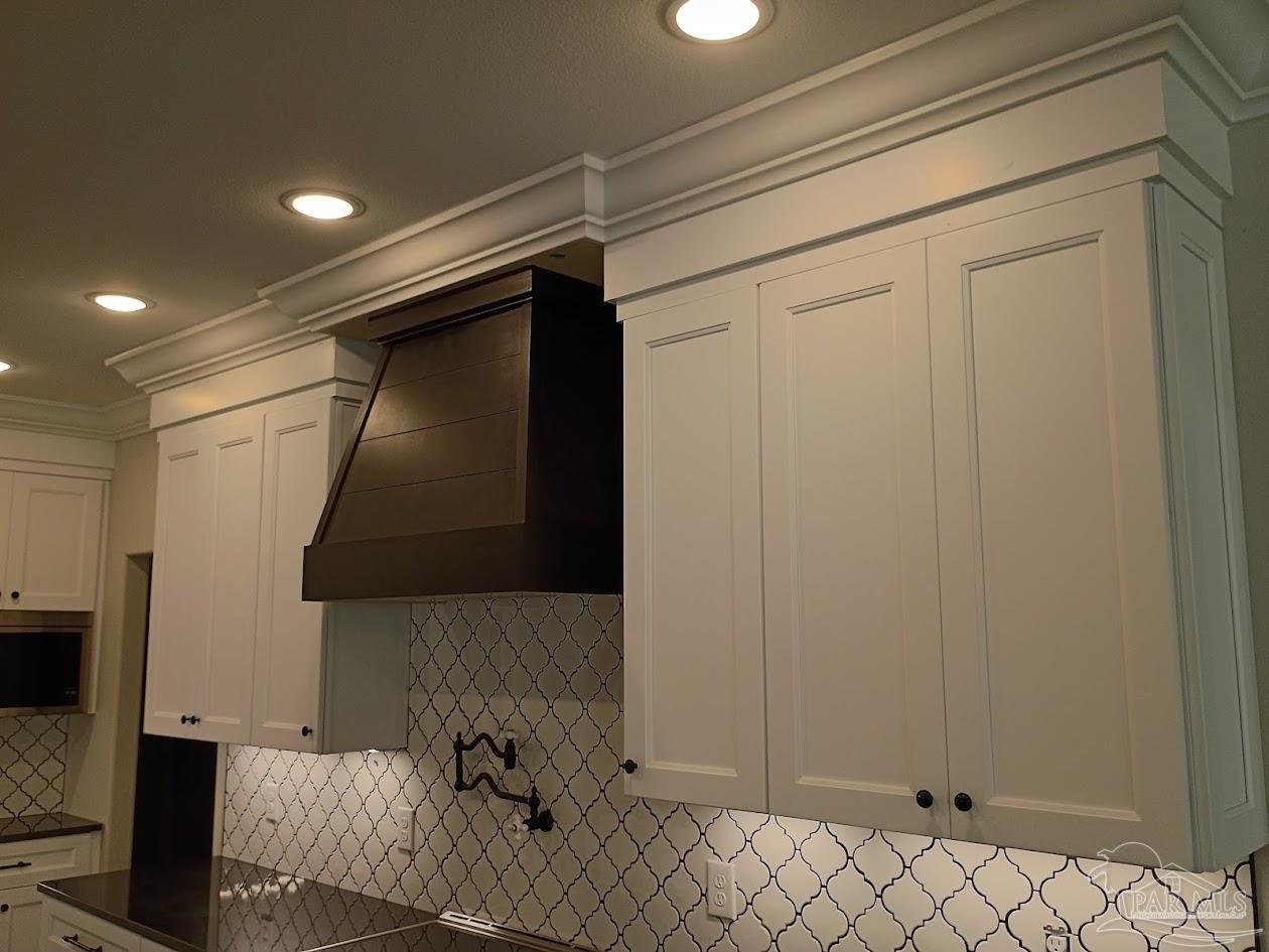 5704 Highland Lake Dr