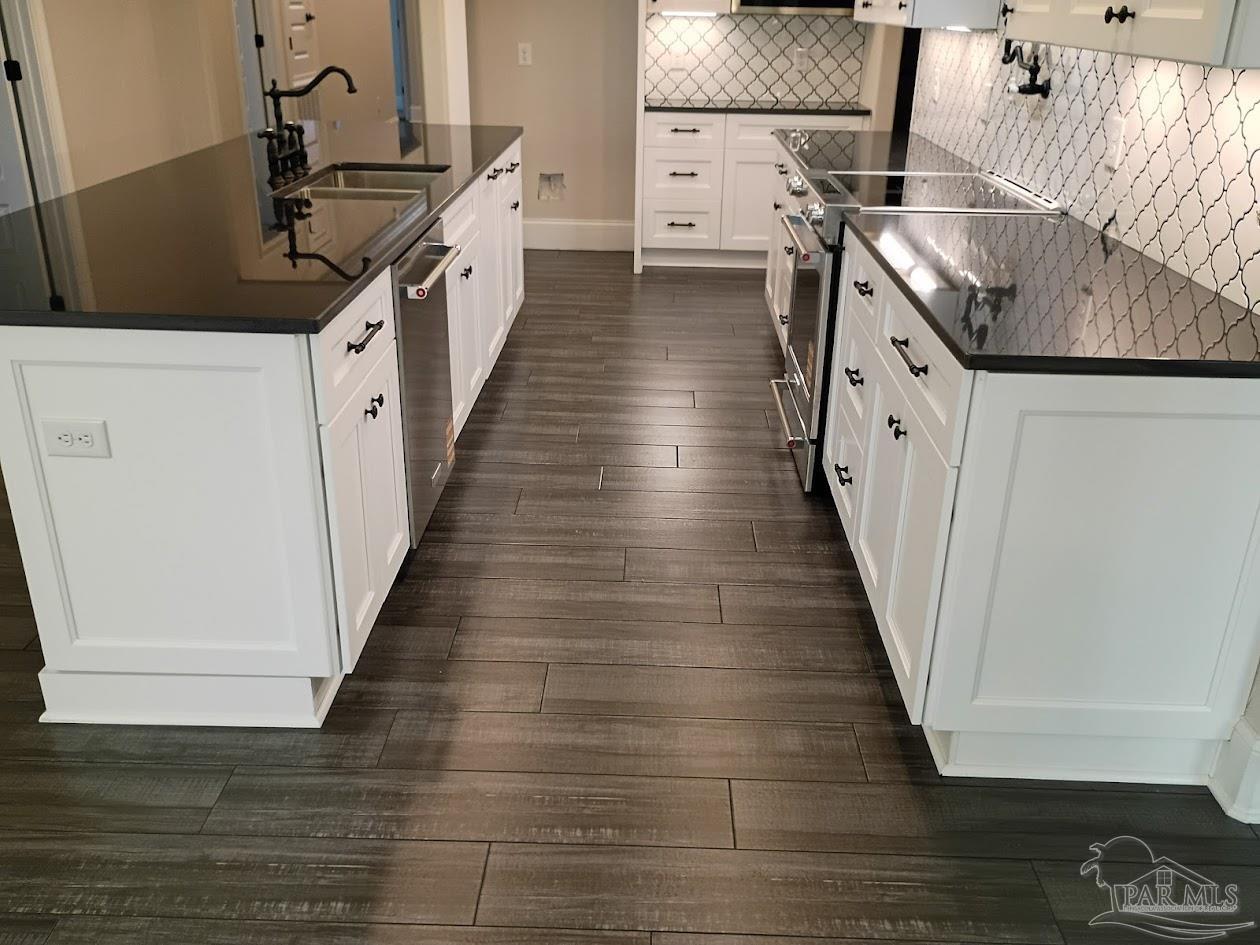 5704 Highland Lake Dr