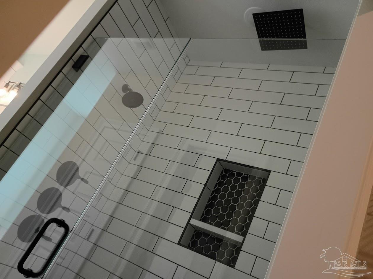 5704 Highland Lake Dr