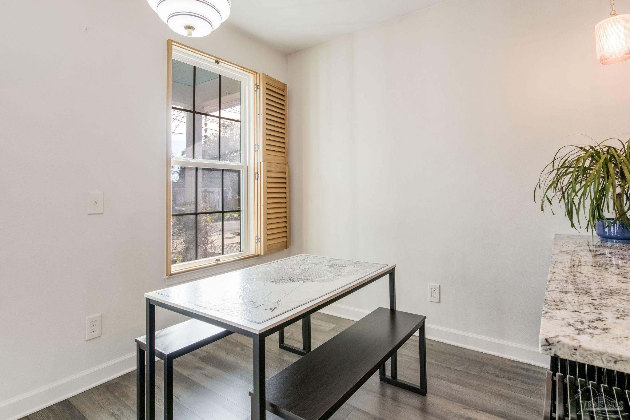 412 W Jackson St