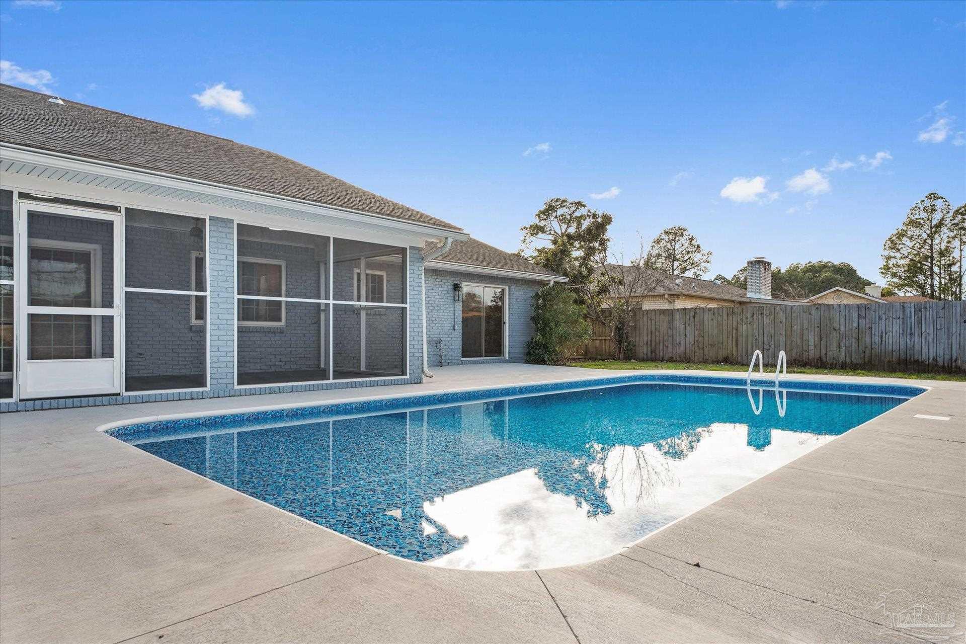 7030 Lake Joanne Dr