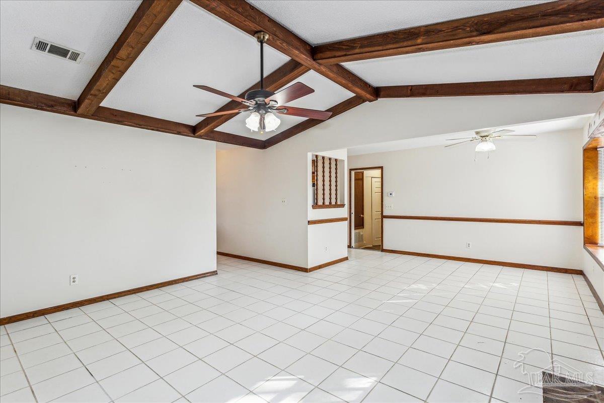 599 Peppertree Ln