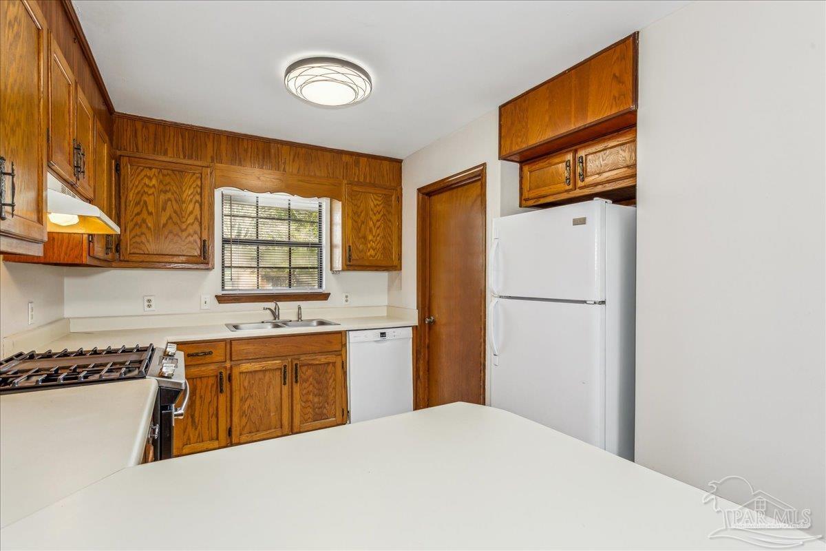 599 Peppertree Ln