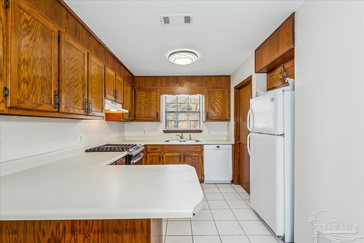 599 Peppertree Ln