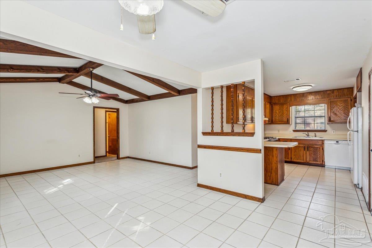 599 Peppertree Ln