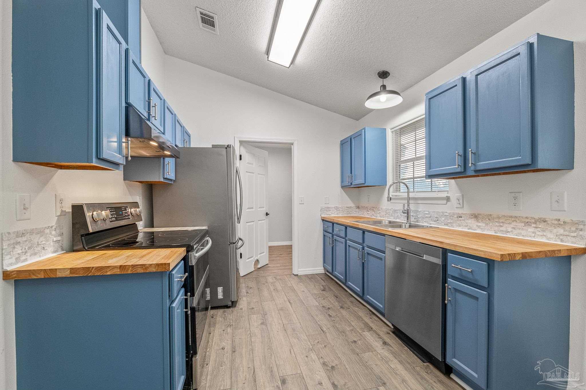 145 Overlook Dr
