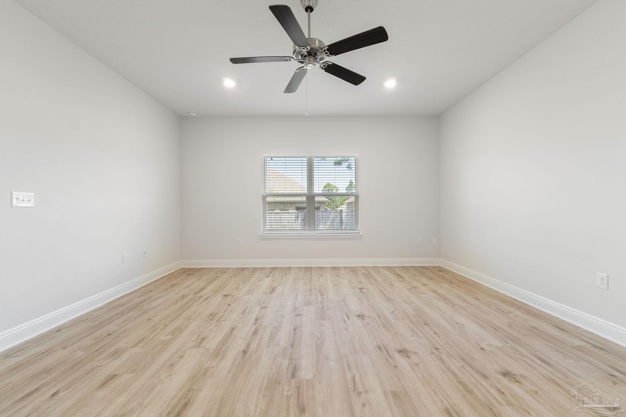 7737 Burnside Loop
