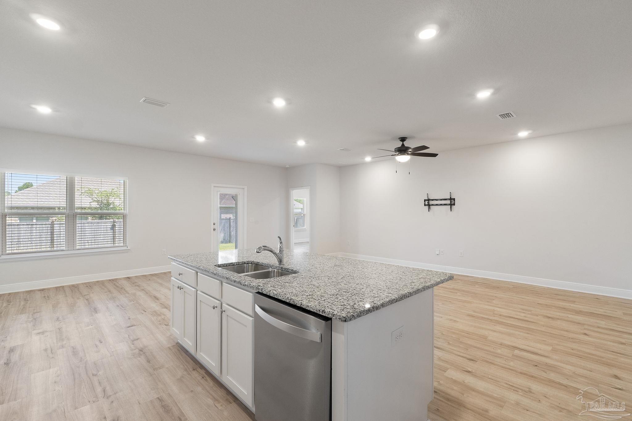 7737 Burnside Loop