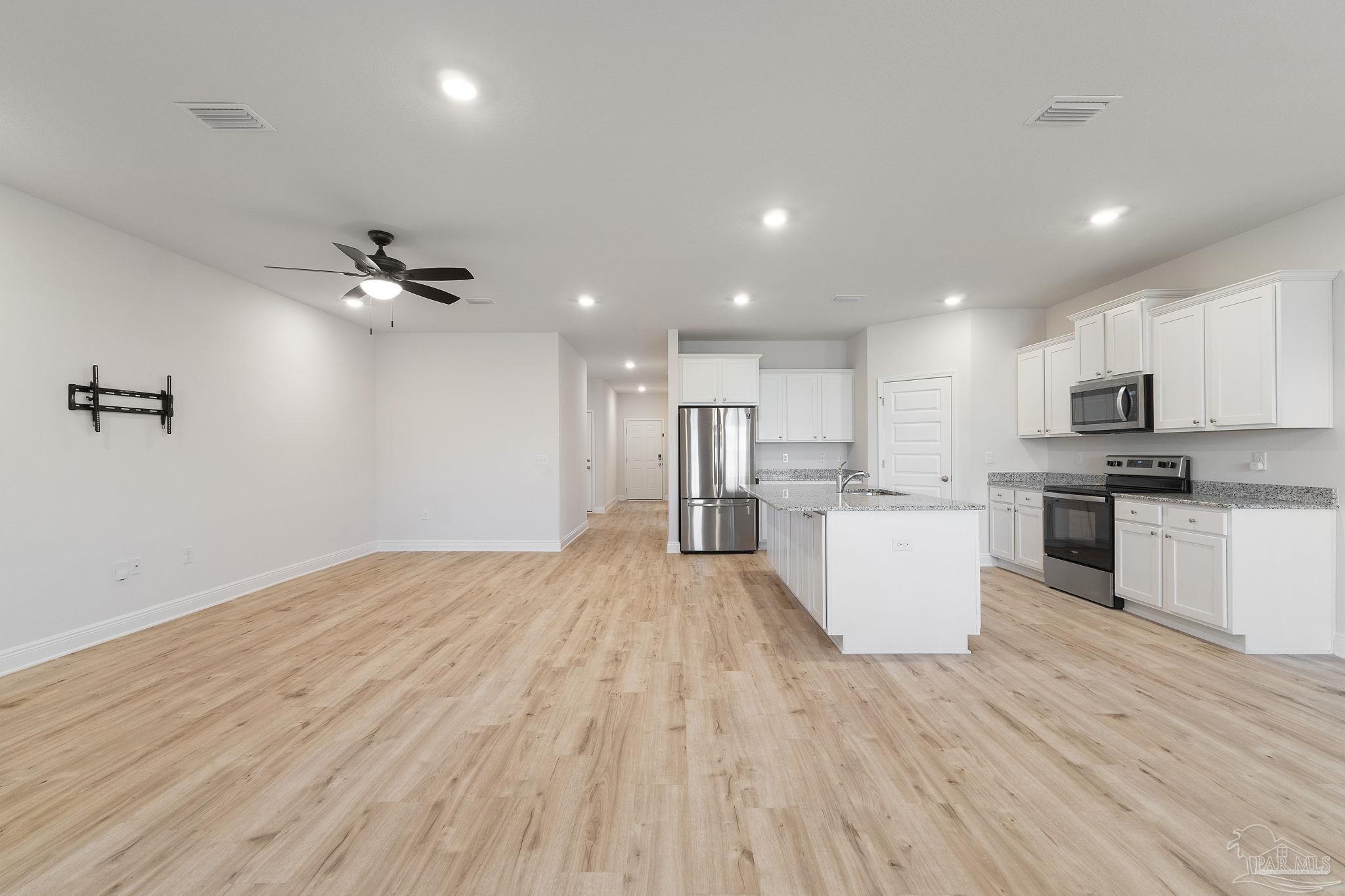 7737 Burnside Loop