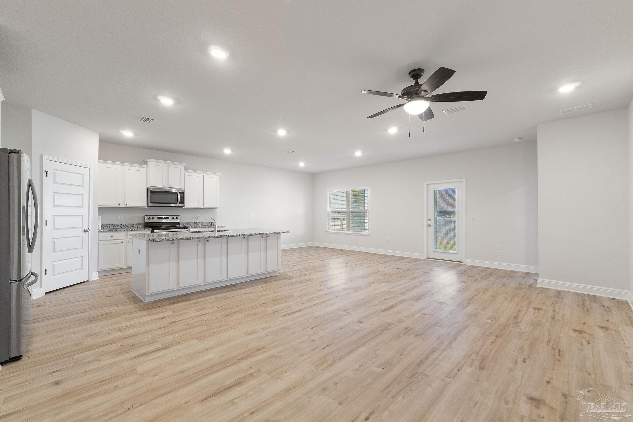 7737 Burnside Loop