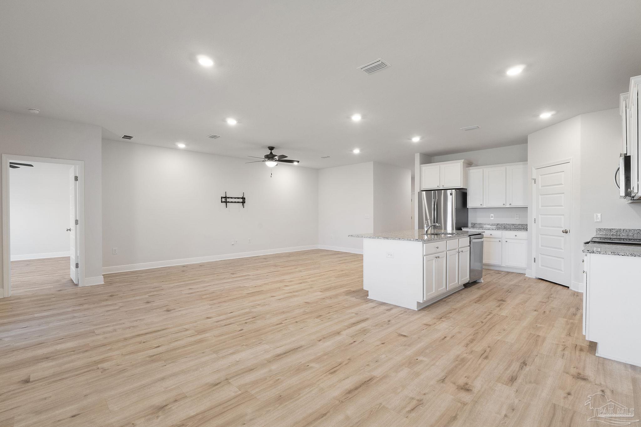 7737 Burnside Loop