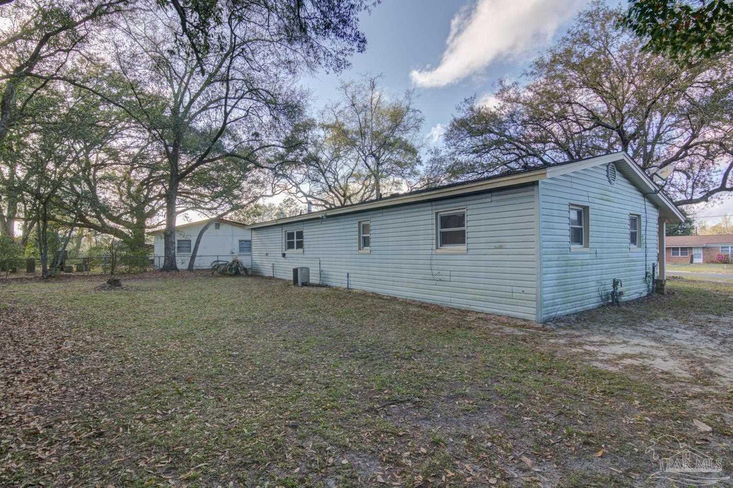 1545 Channing Pl