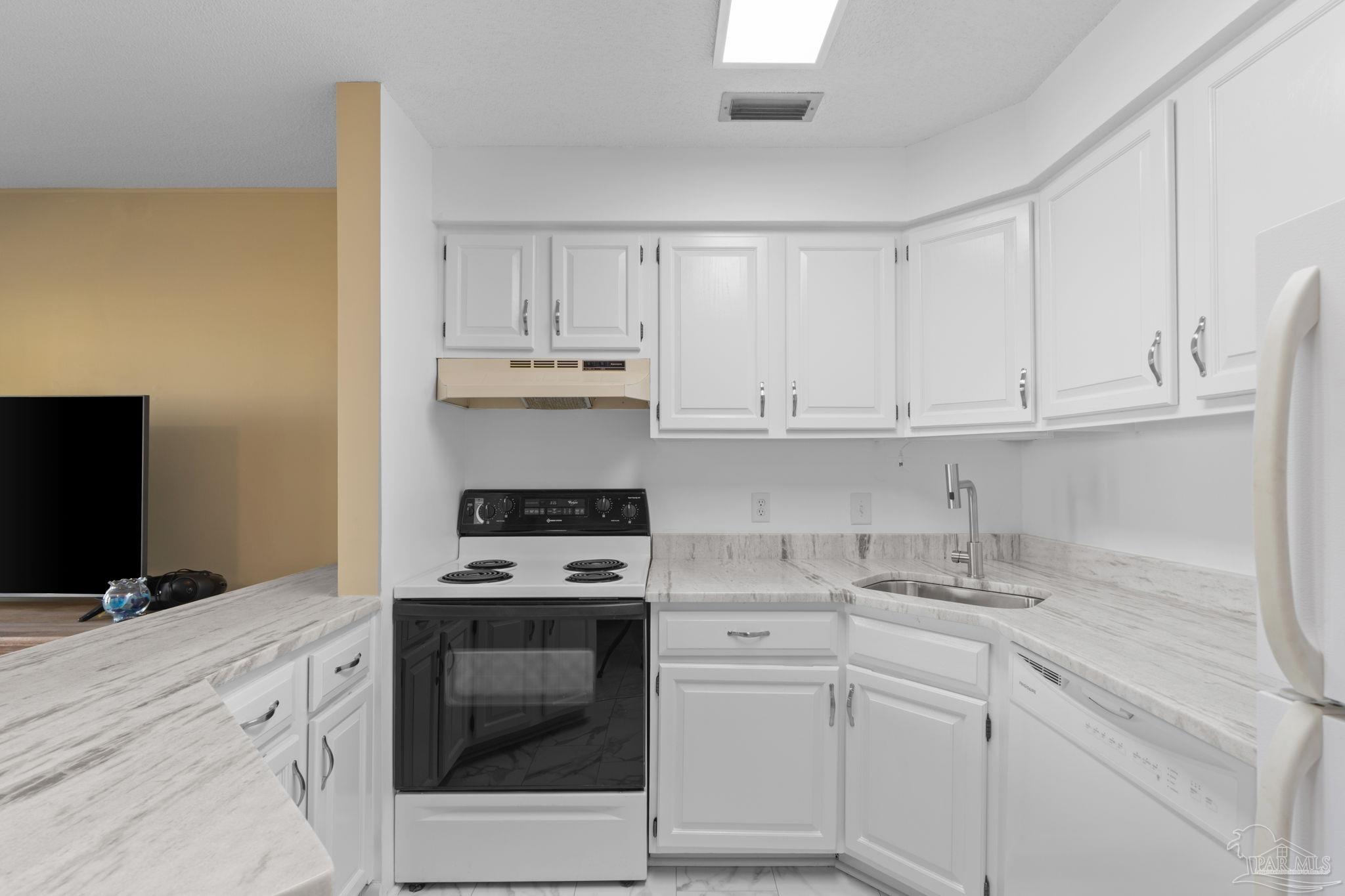 8253 Navarre Pkwy Unit: D203