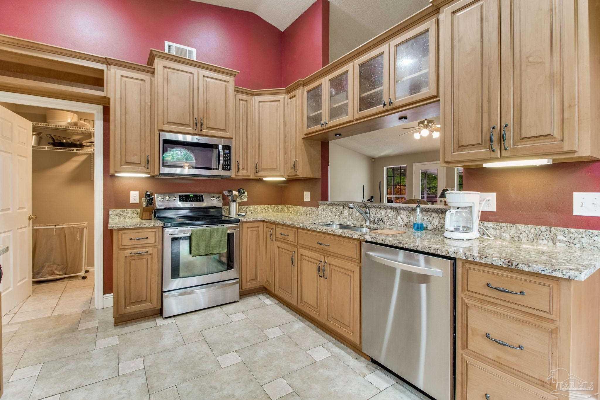 4927 Pattock Pl