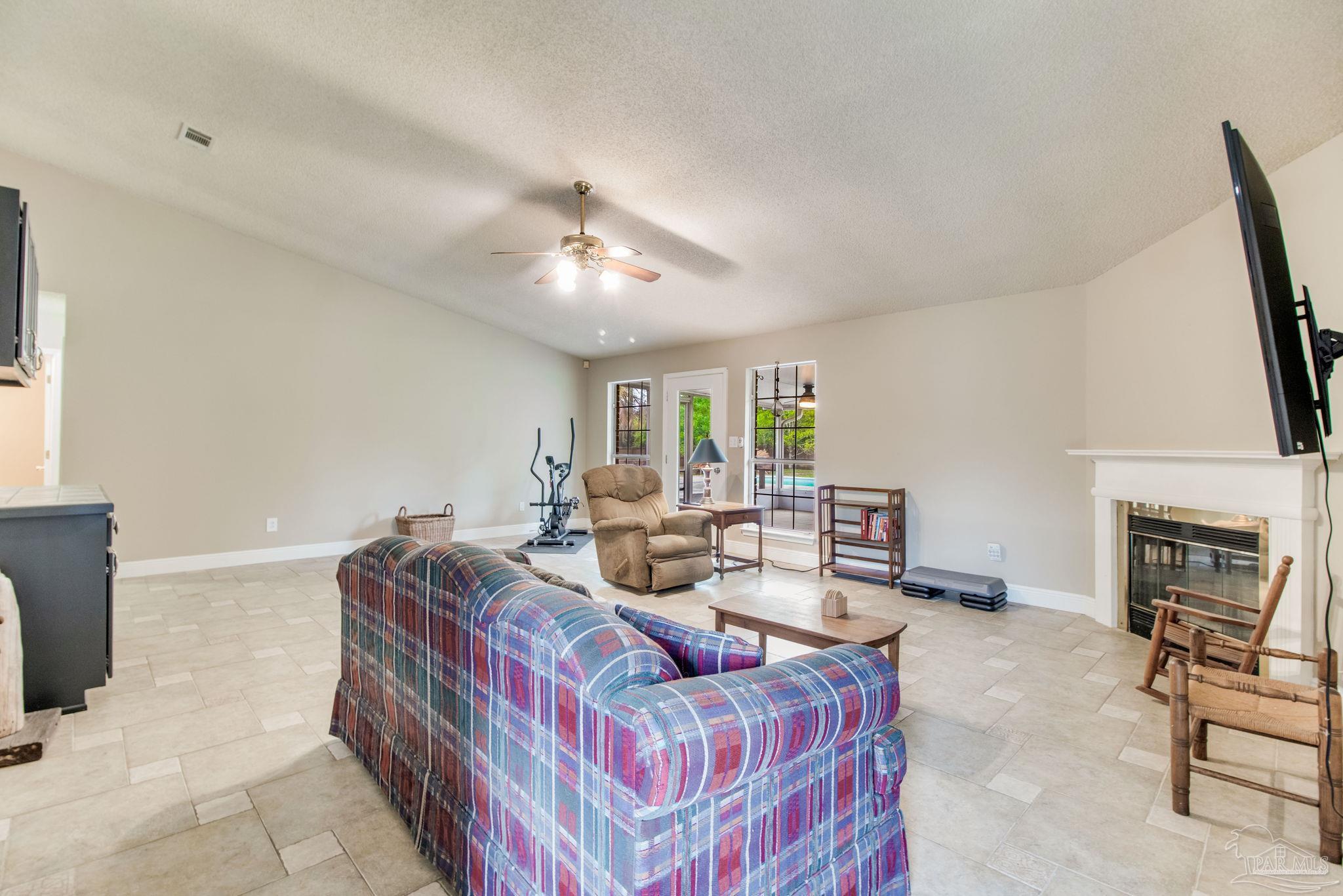 4927 Pattock Pl