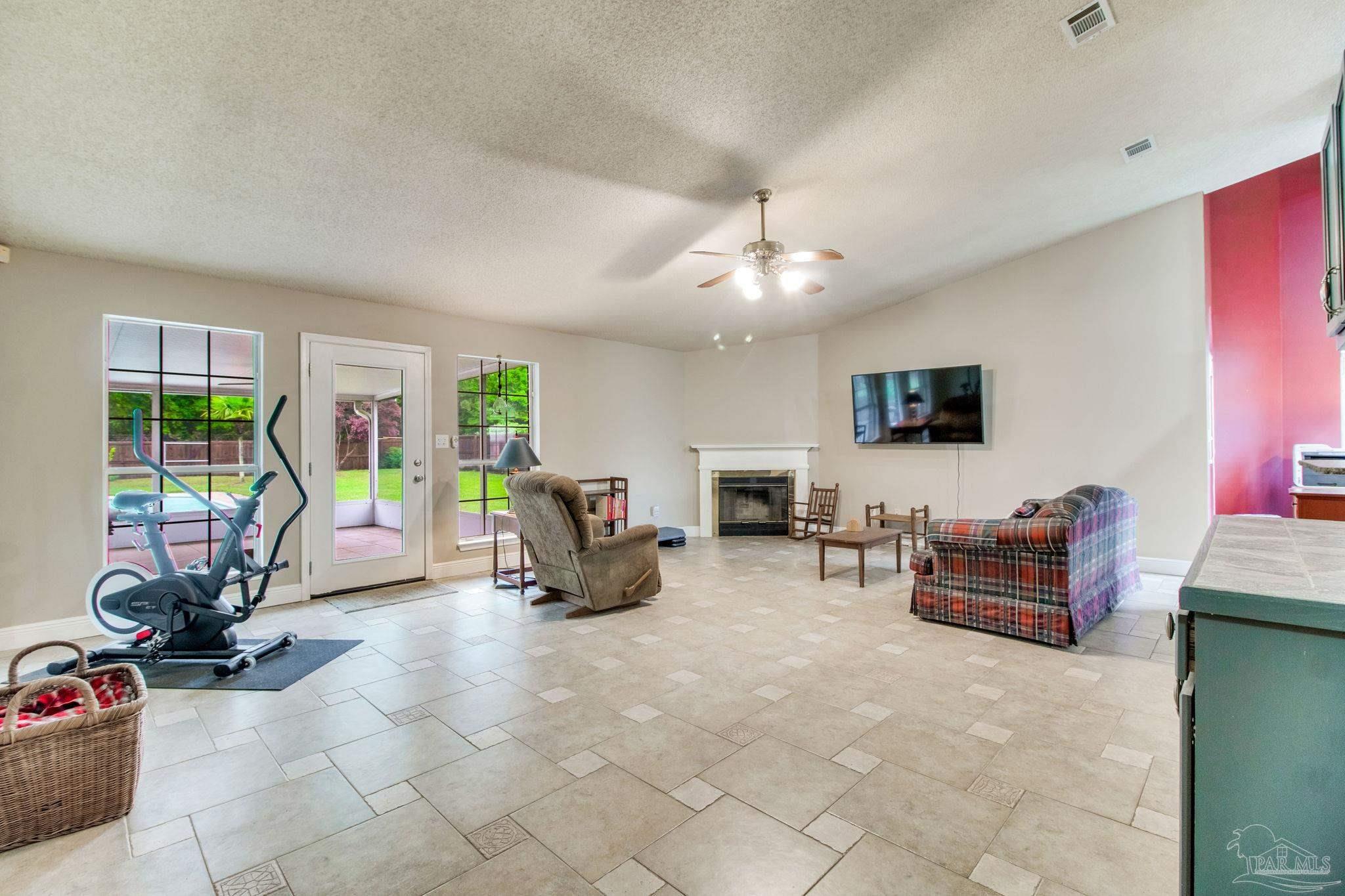 4927 Pattock Pl