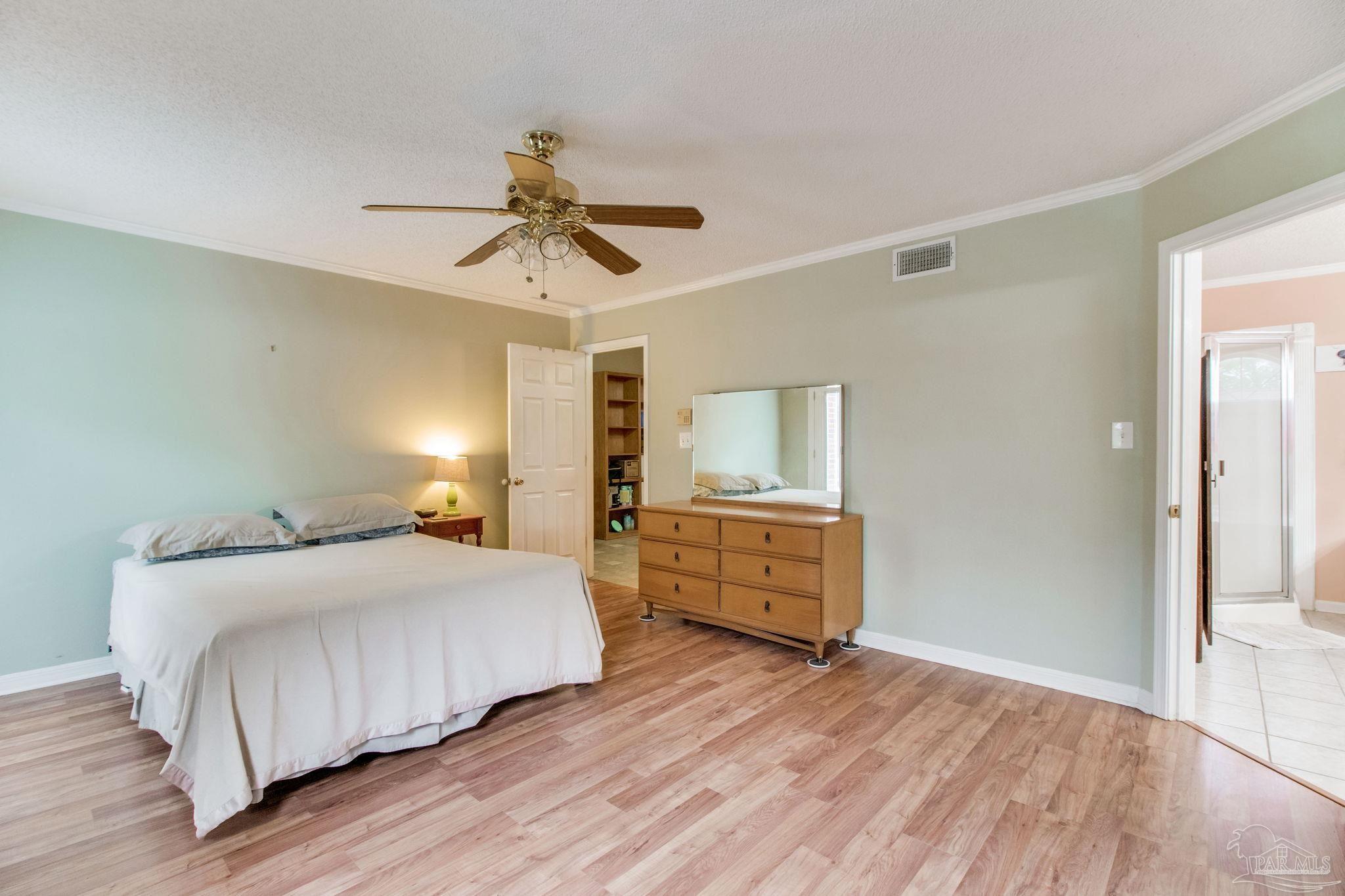 4927 Pattock Pl