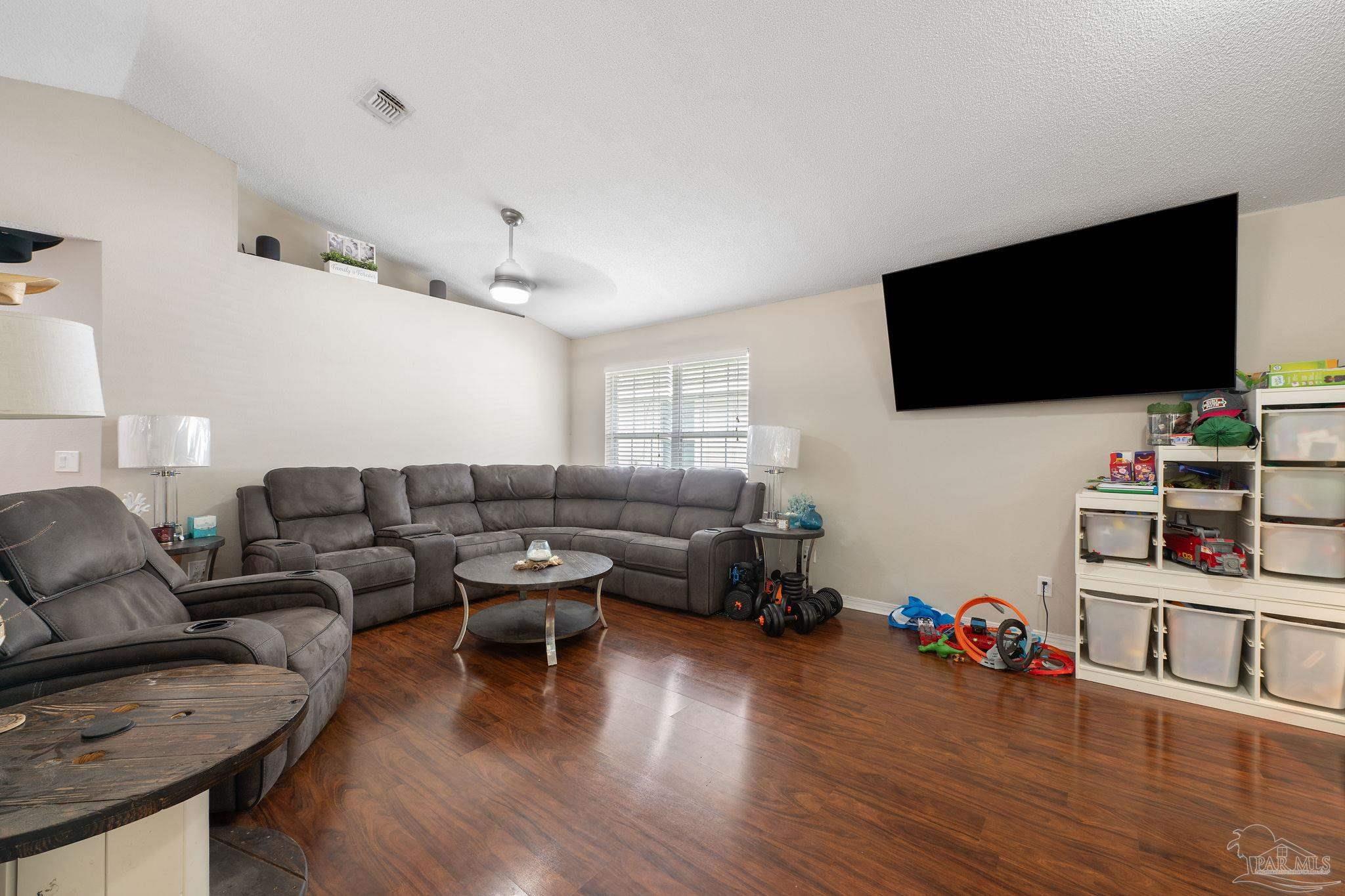 1786 Ivalea Cir