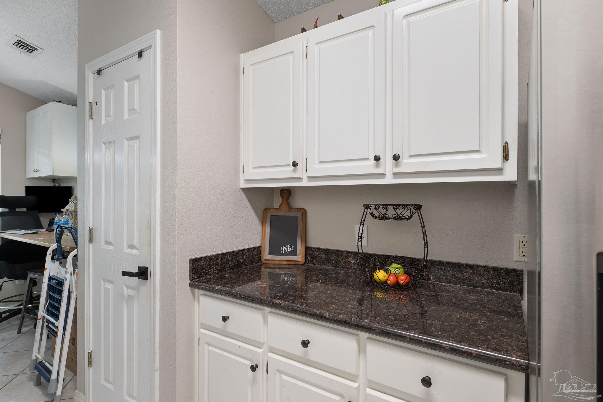 1786 Ivalea Cir