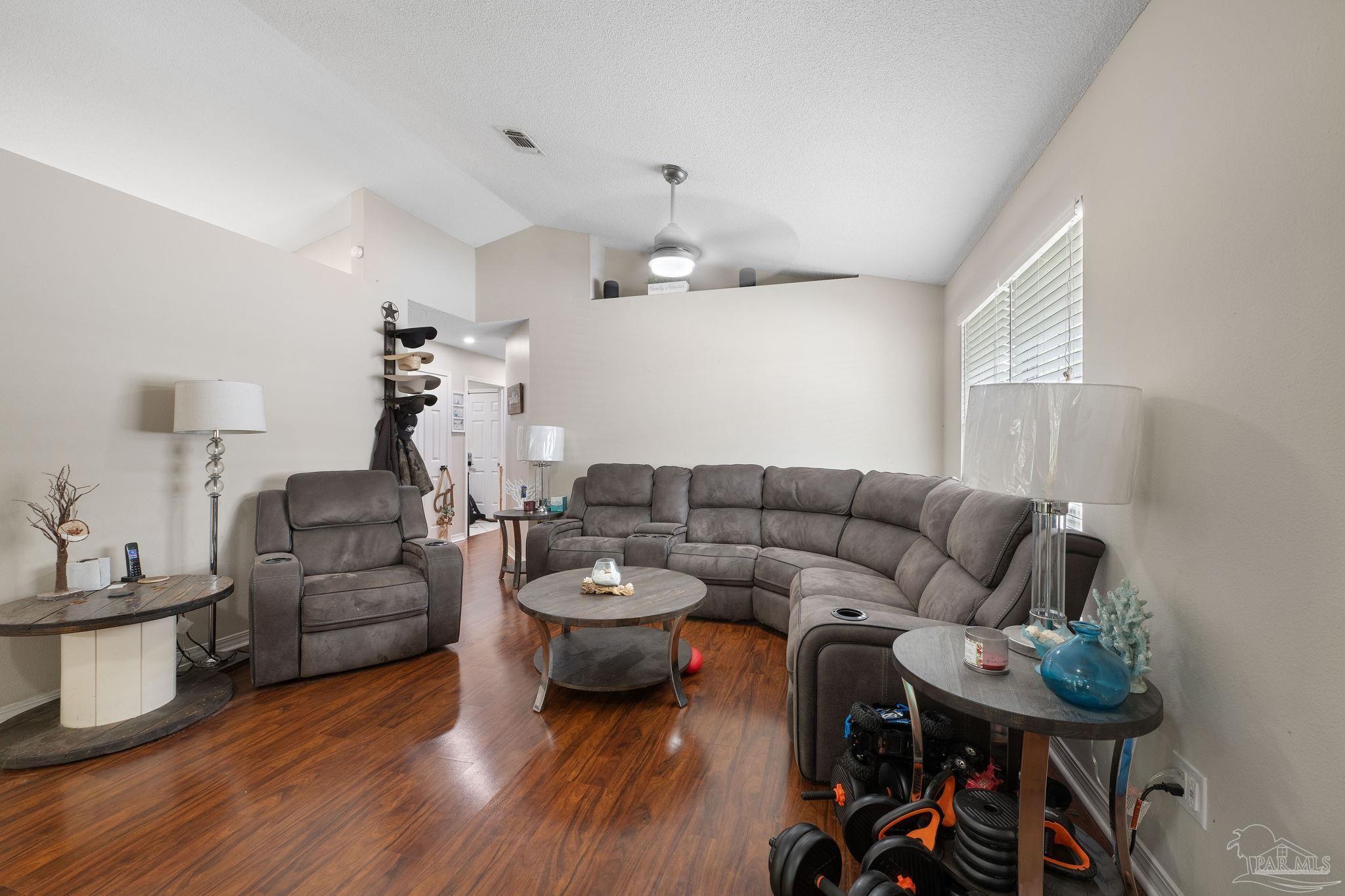1786 Ivalea Cir
