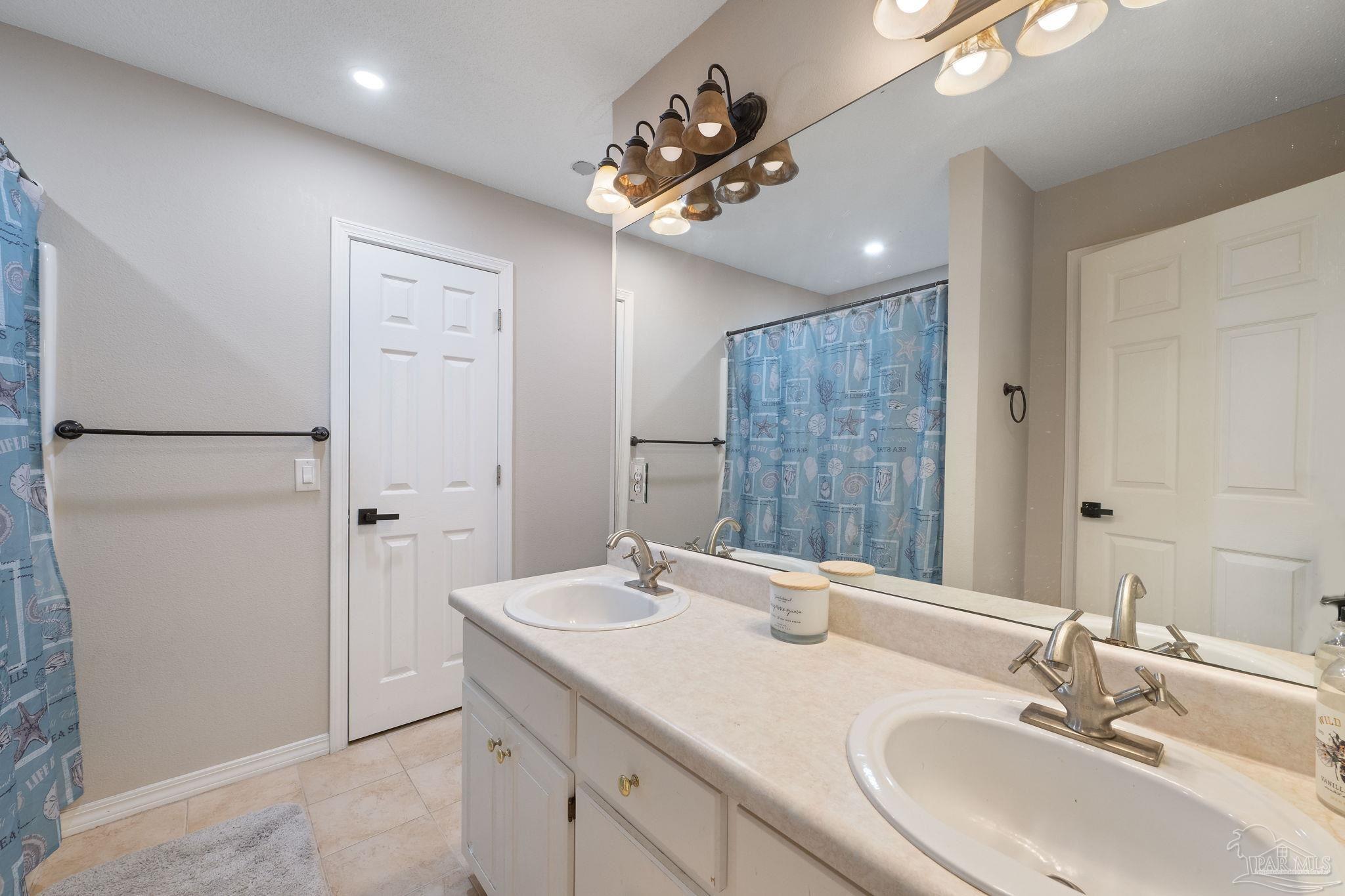 1786 Ivalea Cir