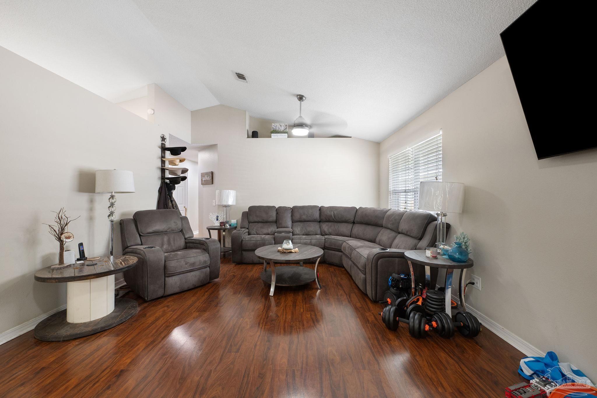 1786 Ivalea Cir